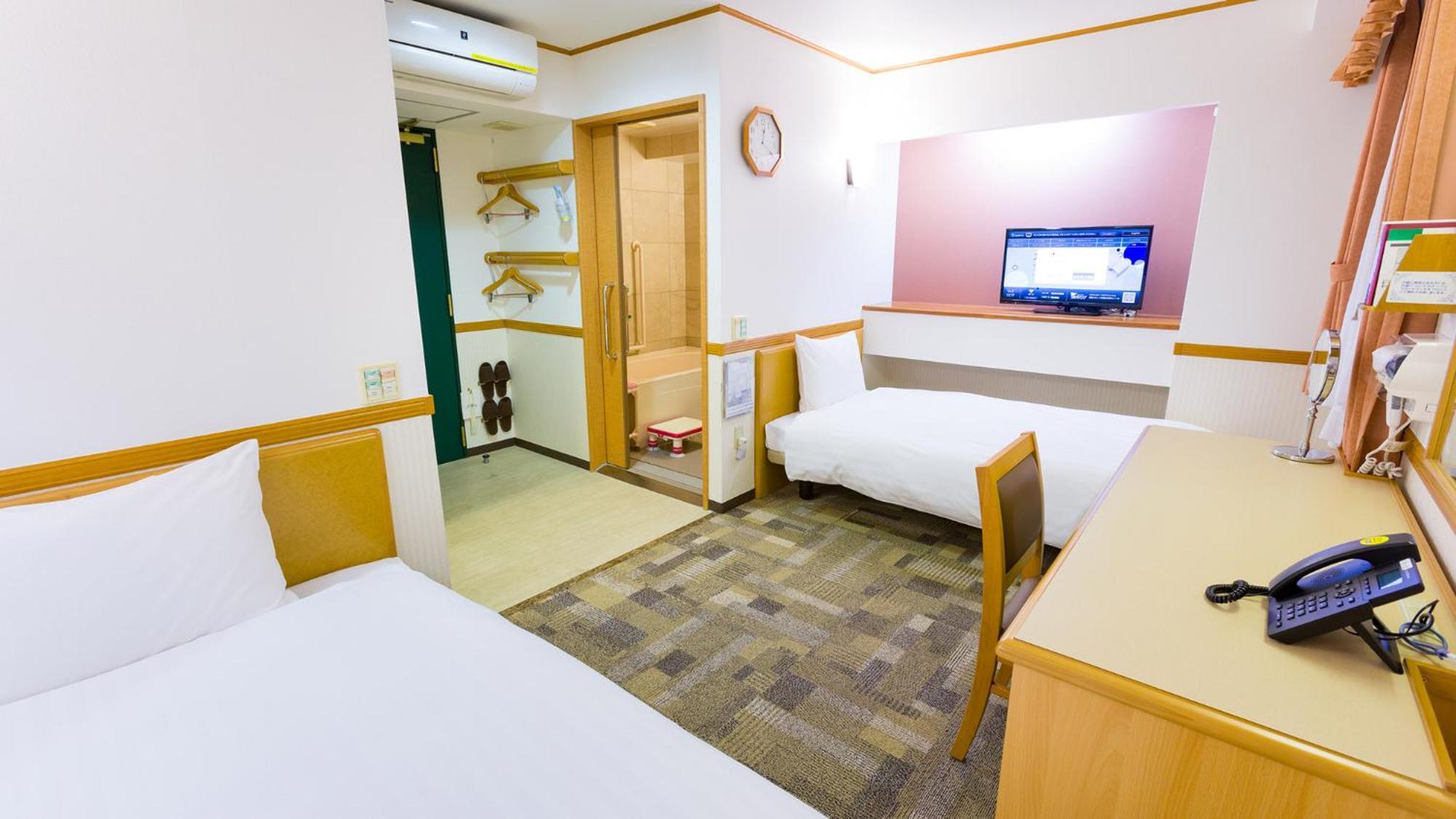 Toyoko Inn Fukushima-Eki Higashi-Guchi No 2 Fukushima  Room photo